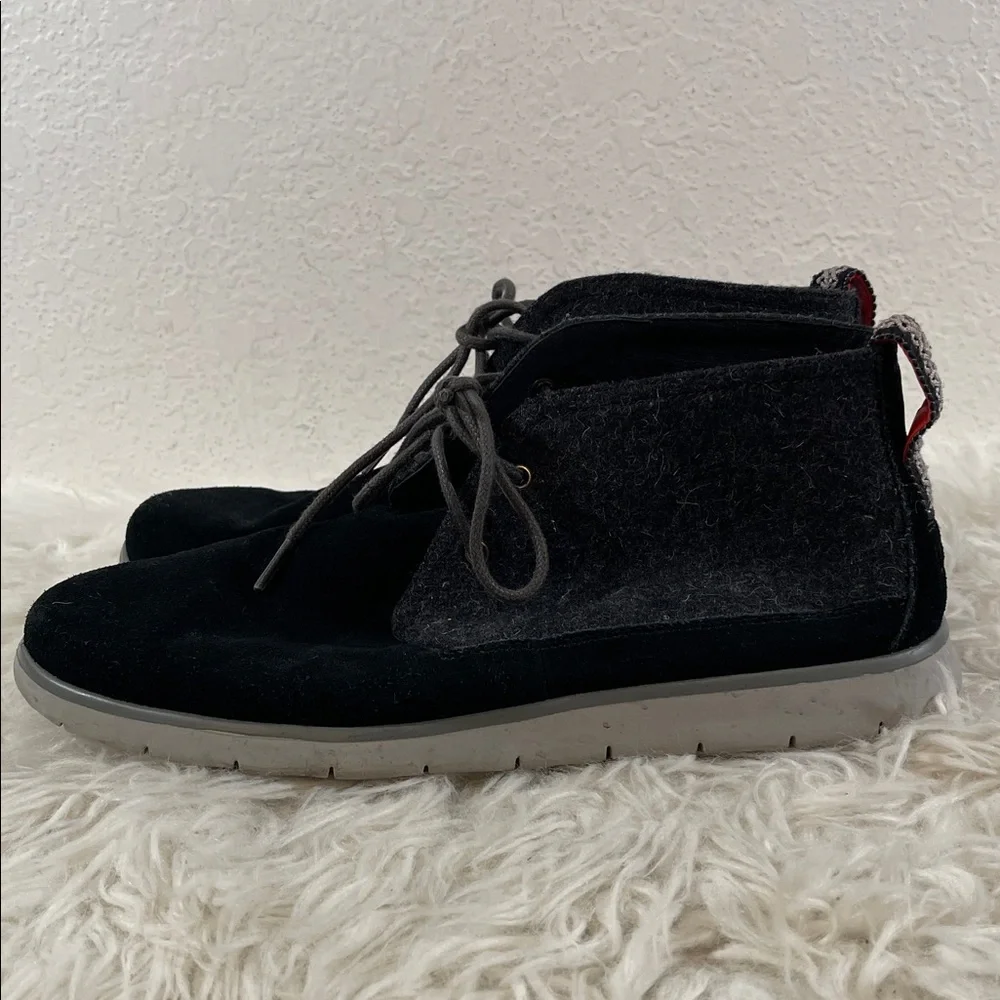 UGG Freamon Wool & Suede Chukka Boots S/N 1018442 Men's Size 10.5